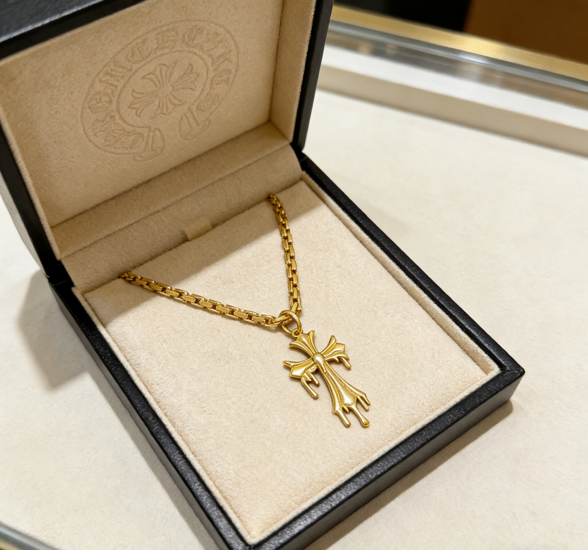 Chrome Hearts 2026 推荐𝐂𝐡𝐫𝐨𝐦𝐞 𝐡𝐞𝐚𝐫𝐭𝐬 克罗心项链 ，黄金色熔岩水滴十字架吊坠