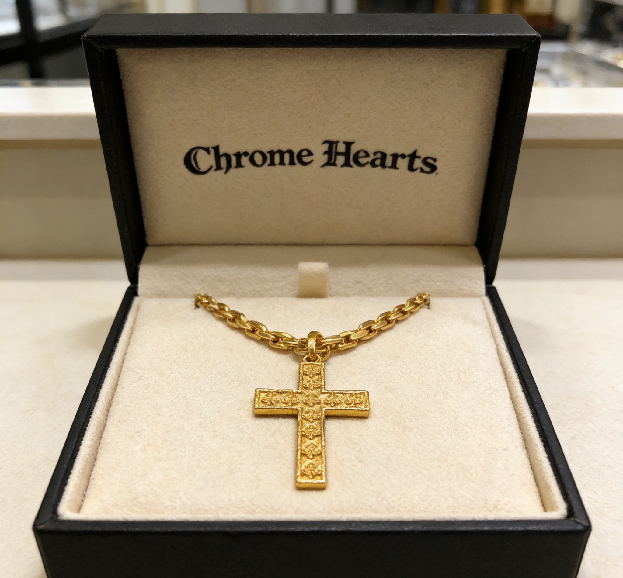 Chrome Hearts 2026 推荐𝐂𝐡𝐫𝐨𝐦𝐞 𝐡𝐞𝐚𝐫𝐭𝐬 克罗心项链 ，黄金色满刻童军花十字吊坠