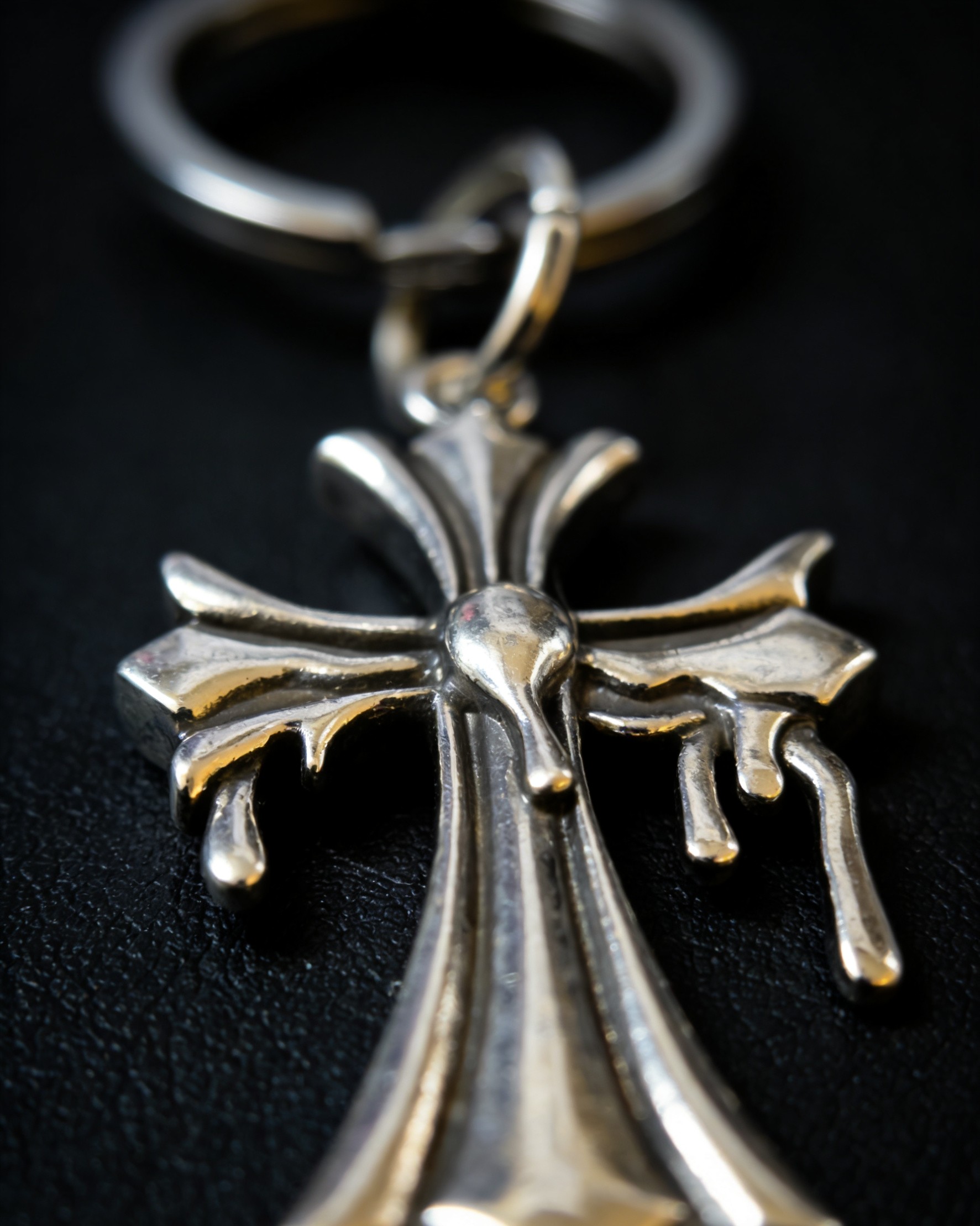 Chrome Hearts 推荐𝐂𝐡𝐫𝐨𝐦𝐞 𝐡𝐞𝐚𝐫𝐭𝐬 克罗心钥匙扣 ，骷髅头熔岩十字架挂饰