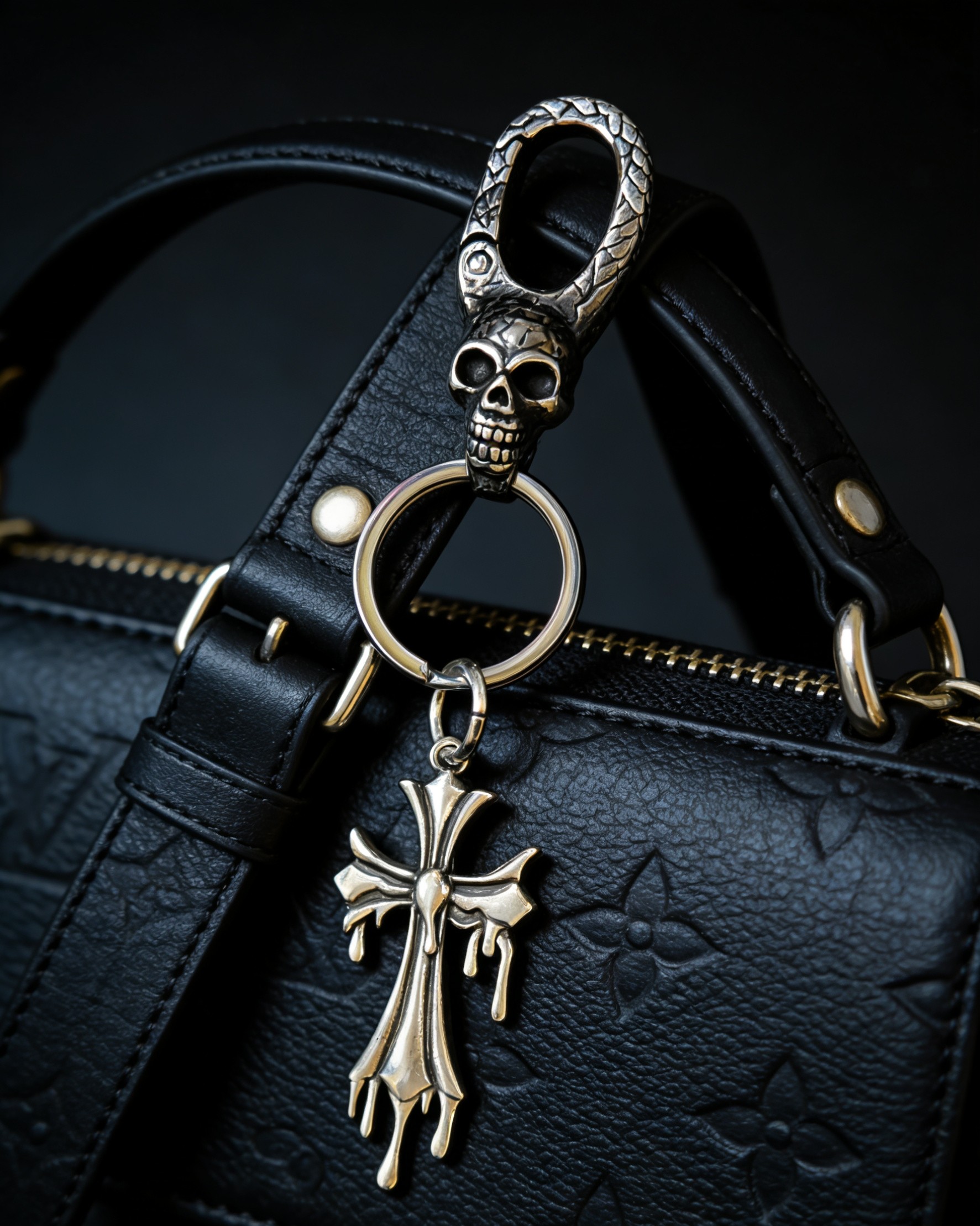 Chrome Hearts 推荐𝐂𝐡𝐫𝐨𝐦𝐞 𝐡𝐞𝐚𝐫𝐭𝐬 克罗心钥匙扣 ，骷髅头熔岩十字架挂饰