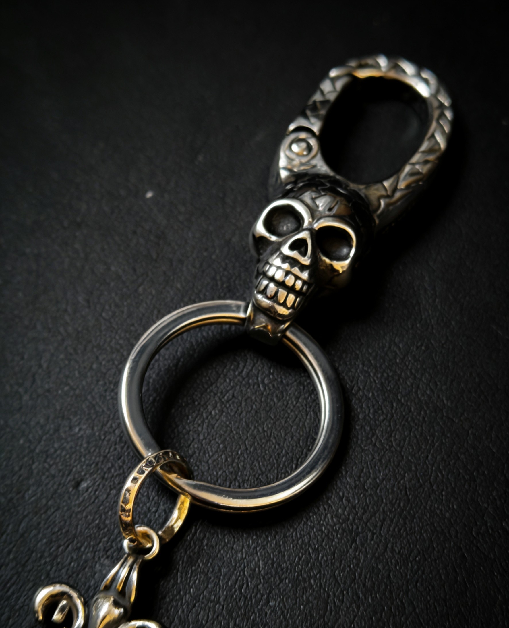 Chrome Hearts 2026 推荐𝐂𝐡𝐫𝐨𝐦𝐞 𝐡𝐞𝐚𝐫𝐭𝐬 克罗心钥匙扣 ，骷髅头熔岩童军花挂饰