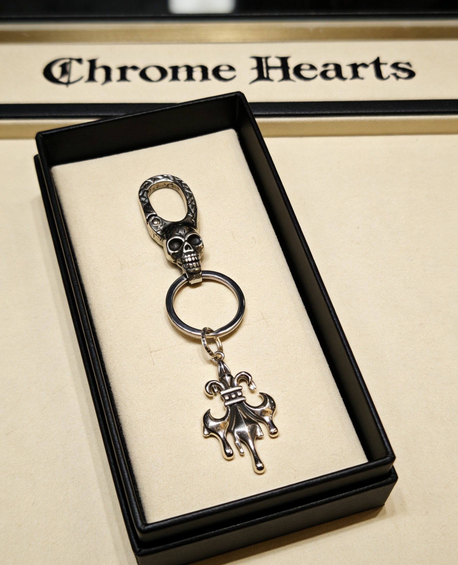 Chrome Hearts 2026 推荐𝐂𝐡𝐫𝐨𝐦𝐞 𝐡𝐞𝐚𝐫𝐭𝐬 克罗心钥匙扣 ，骷髅头熔岩童军花挂饰