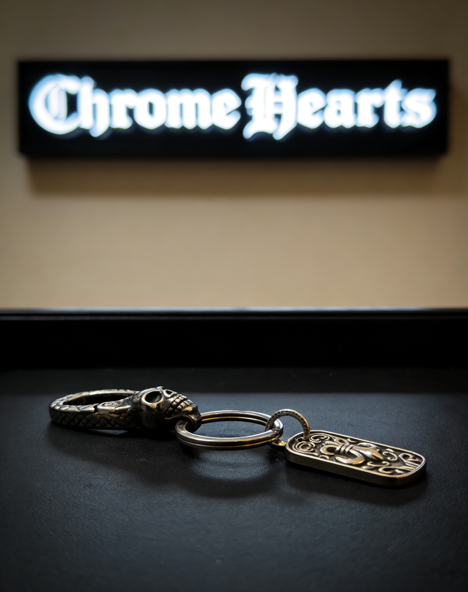 Chrome Hearts 2026 推荐𝐂𝐡𝐫𝐨𝐦𝐞 𝐡𝐞𝐚𝐫𝐭𝐬 克罗心钥匙扣 ，骷髅头童军花方牌挂饰