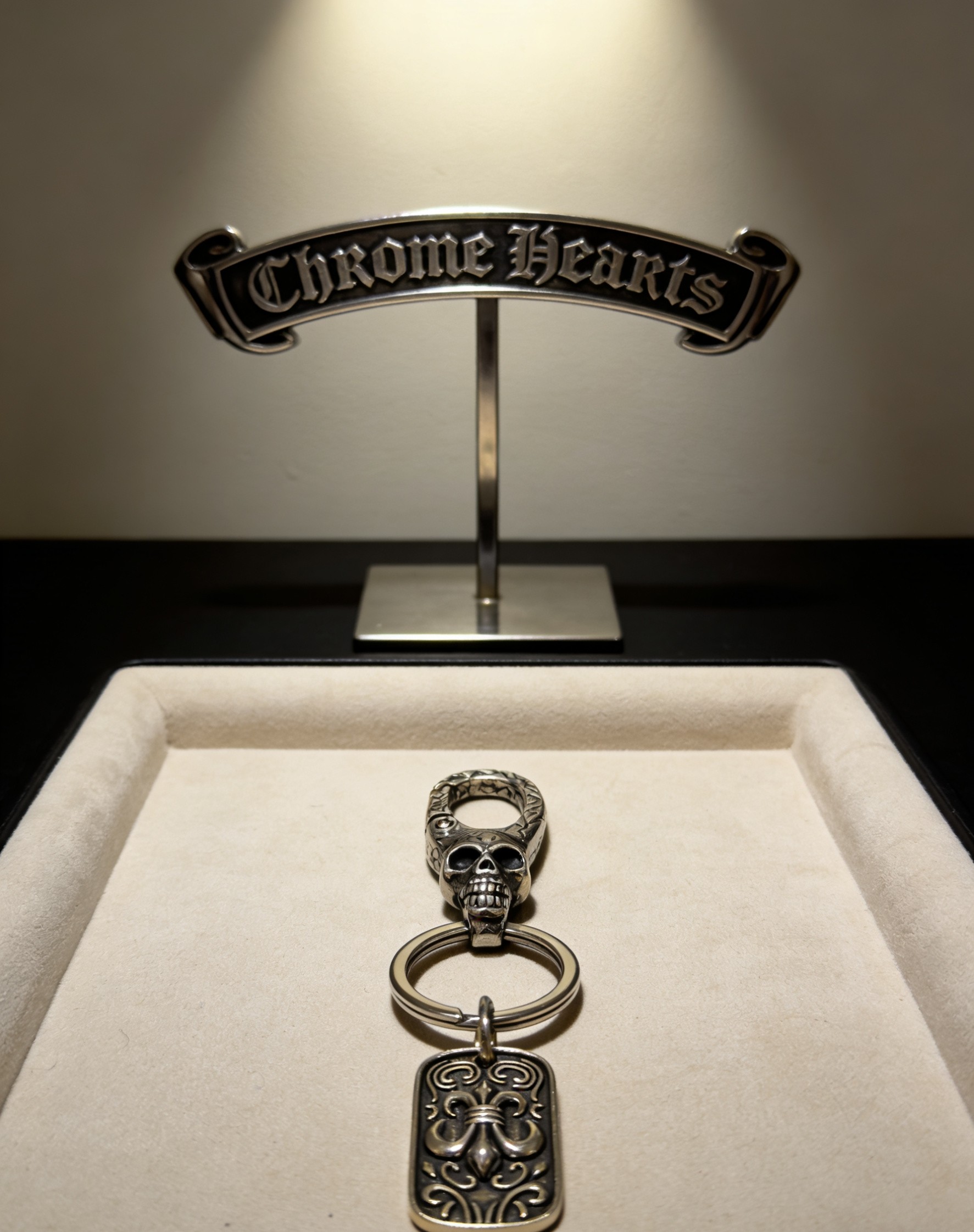 Chrome Hearts 2026 推荐𝐂𝐡𝐫𝐨𝐦𝐞 𝐡𝐞𝐚𝐫𝐭𝐬 克罗心钥匙扣 ，骷髅头童军花方牌挂饰