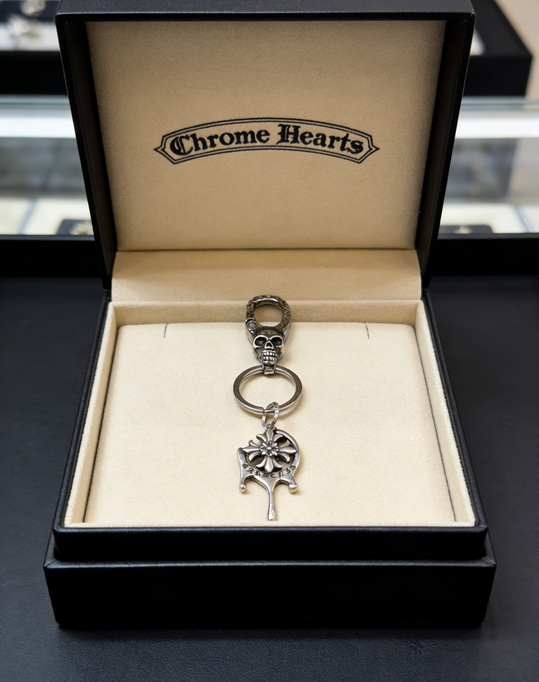 Chrome Hearts 2026 推荐𝐂𝐡𝐫𝐨𝐦𝐞 𝐡𝐞𝐚𝐫𝐭𝐬 克罗心钥匙扣 ，骷髅头水滴十字花挂饰