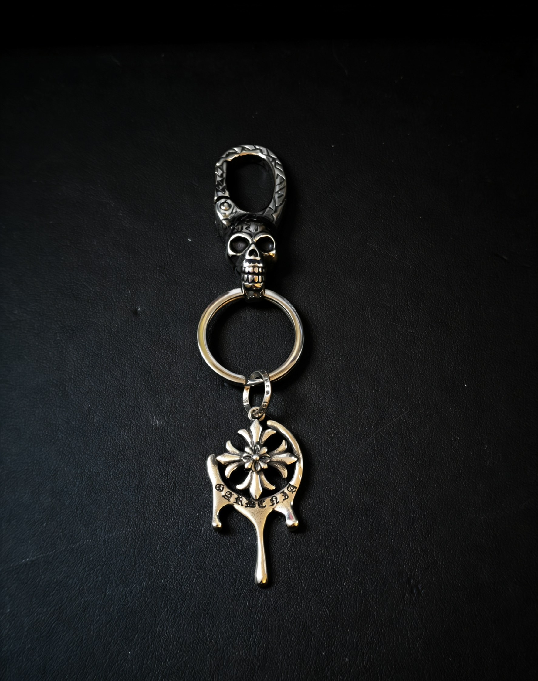 Chrome Hearts 2026 推荐𝐂𝐡𝐫𝐨𝐦𝐞 𝐡𝐞𝐚𝐫𝐭𝐬 克罗心钥匙扣 ，骷髅头水滴十字花挂饰