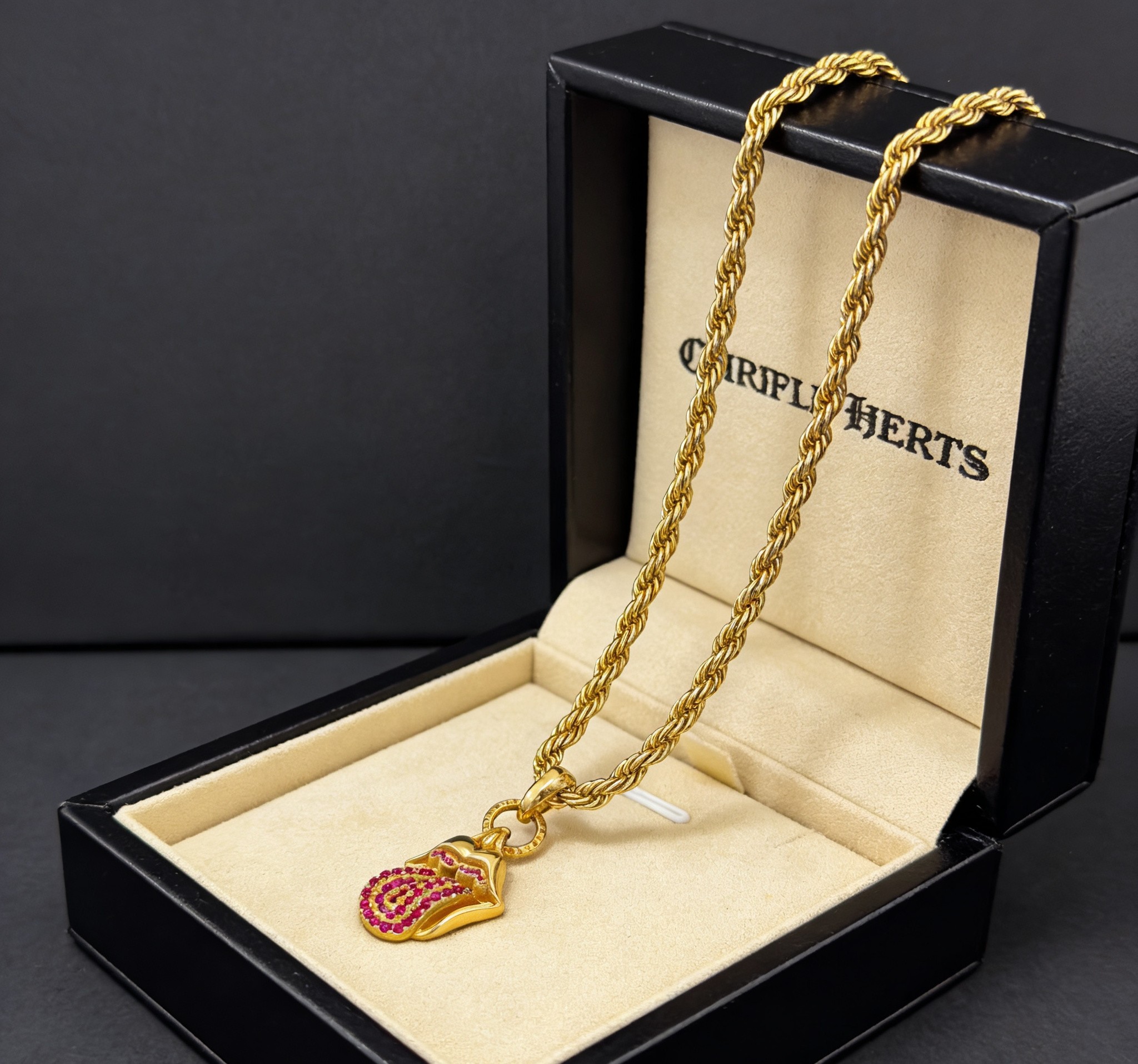 Chrome Hearts 2026 推荐𝐂𝐡𝐫𝐨𝐦𝐞 𝐡𝐞𝐚𝐫𝐭𝐬 克罗心项链 ，粉钻滚石大舌头吊坠