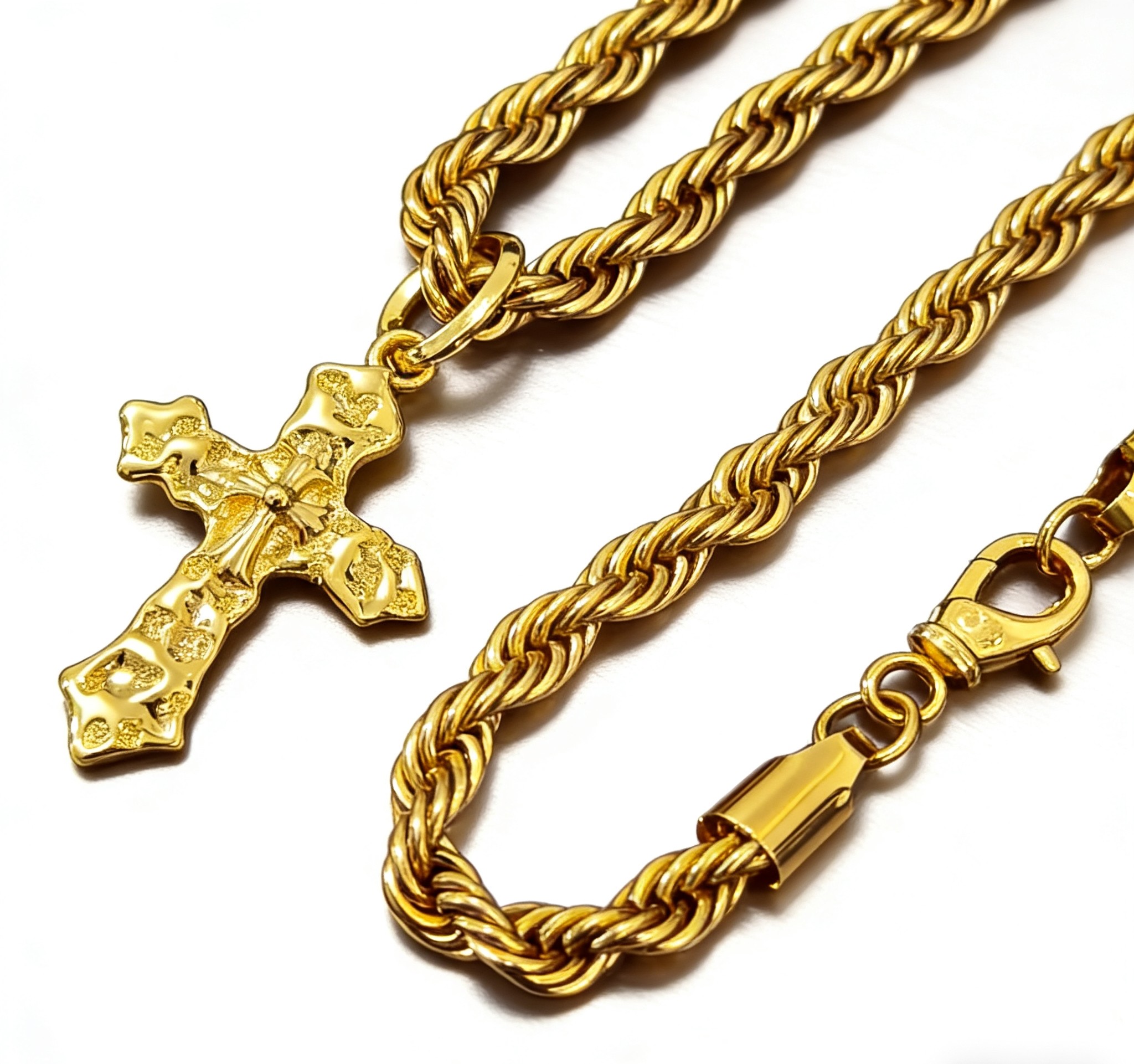 Chrome Hearts 2026 推荐𝐂𝐡𝐫𝐨𝐦𝐞 𝐡𝐞𝐚𝐫𝐭𝐬 克罗心项链 ，金色菱格十字架吊坠