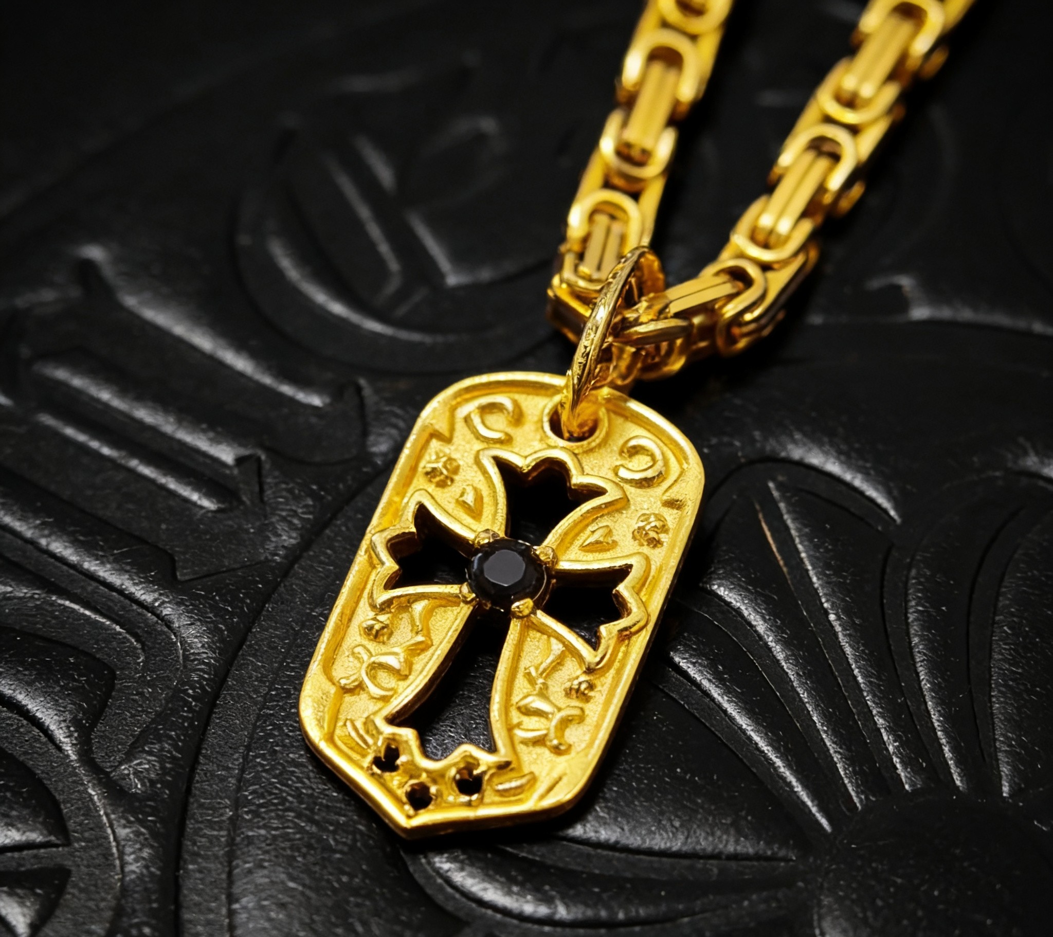 Chrome Hearts 2026 推荐𝐂𝐡𝐫𝐨𝐦𝐞 𝐡𝐞𝐚𝐫𝐭𝐬 克罗心项链 ，黑钻镂空十字军牌回形链