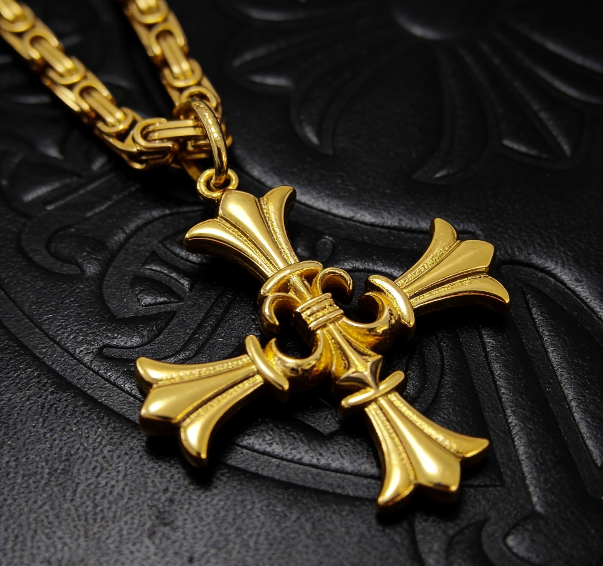 Chrome Hearts 2026 推荐𝐂𝐡𝐫𝐨𝐦𝐞 𝐡𝐞𝐚𝐫𝐭𝐬 克罗心项链 ，火焰童军花十字架吊坠