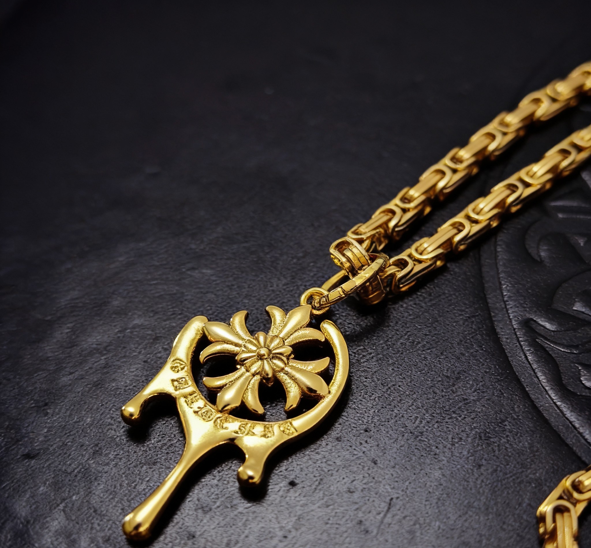 Chrome Hearts 2026 推荐𝐂𝐡𝐫𝐨𝐦𝐞 𝐡𝐞𝐚𝐫𝐭𝐬 克罗心项链 ，童军花火焰吊坠回形链