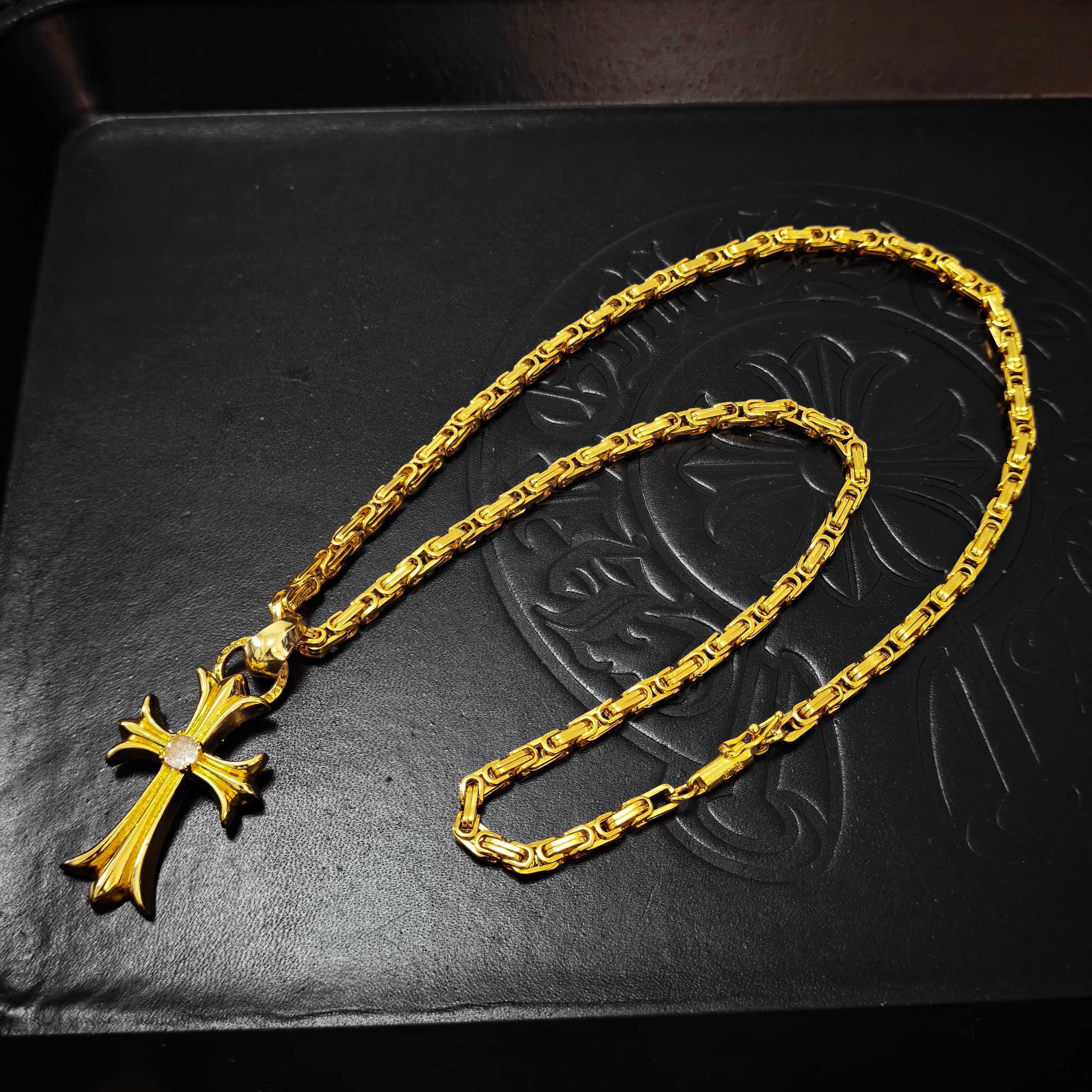 Chrome Hearts 2026 推荐𝐂𝐡𝐫𝐨𝐦𝐞 𝐡𝐞𝐚𝐫𝐭𝐬 克罗心项链 ，白钻圣剑十字架回形链