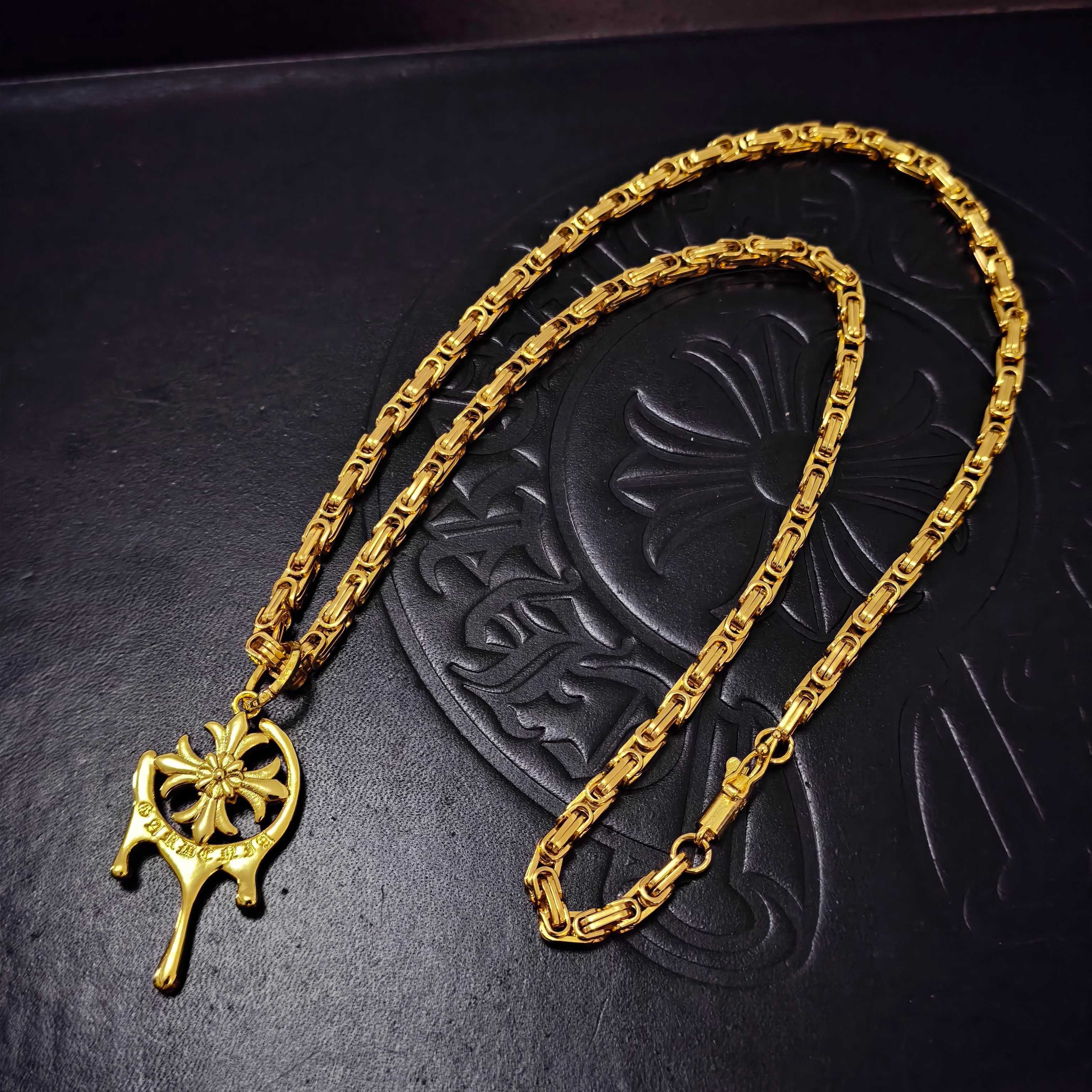 Chrome Hearts 2026 推荐𝐂𝐡𝐫𝐨𝐦𝐞 𝐡𝐞𝐚𝐫𝐭𝐬 克罗心项链 ，童军花火焰吊坠回形链
