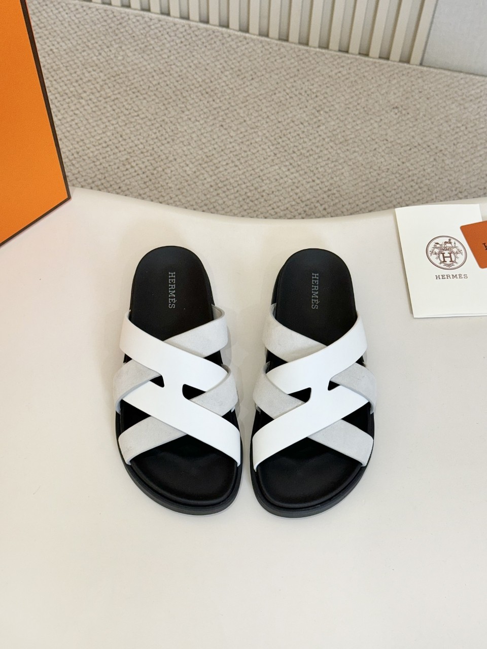 NO:355302,Kazimir Sandals Hermes Spring and Summer Sandals Collection!  Classic style, very popular sandals, all kinds of combinations are great!  !  Imported silk woven strips on the upper, inner silk mixed-bred sheepskin, outsole, Tpu non-slip and wear-resistant, men's size 39-46 (customized for 39.46) High-end version, hermes, hermes, sandals, sheepskin19860909Kazimir凉鞋 Hermes  爱马仕春夏凉拖系列！ 经典款型 很火爆的 凉鞋,随意各种搭配都很棒！！ 鞋面进口丝绸编织饰带 内里丝绸混种羊皮 大底Tpu防滑耐磨大底 男码39-46（39.46定做） 高版本,,hermes,hermes,sandals,sheepskin,Men's shoes