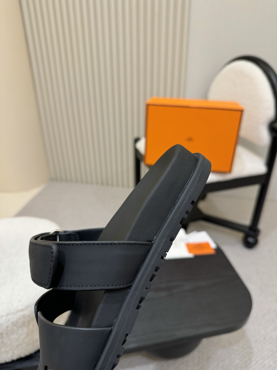 NO:467042,HERMES Chypre Sandals are popular for sale. The original counter shoe model is carefully crafted, a luxury product that big-name stars love, high-quality creates classics, welcome to turn to pictures and sell them!  Size 35-46 (3546 customized without return or exchange), slippers, hermes, hermes, sandals, slippers19860909HERMES爱马仕Chypre凉鞋 爆款拖鞋火爆上市.专柜原版鞋开模精心制作,大牌明星最爱的奢侈品,高品质铸就经典,欢迎转图片爆卖！ 码数35-46（3546定做不退换）,拖鞋,hermes,hermes,sandals,slippers,Women's Shoes