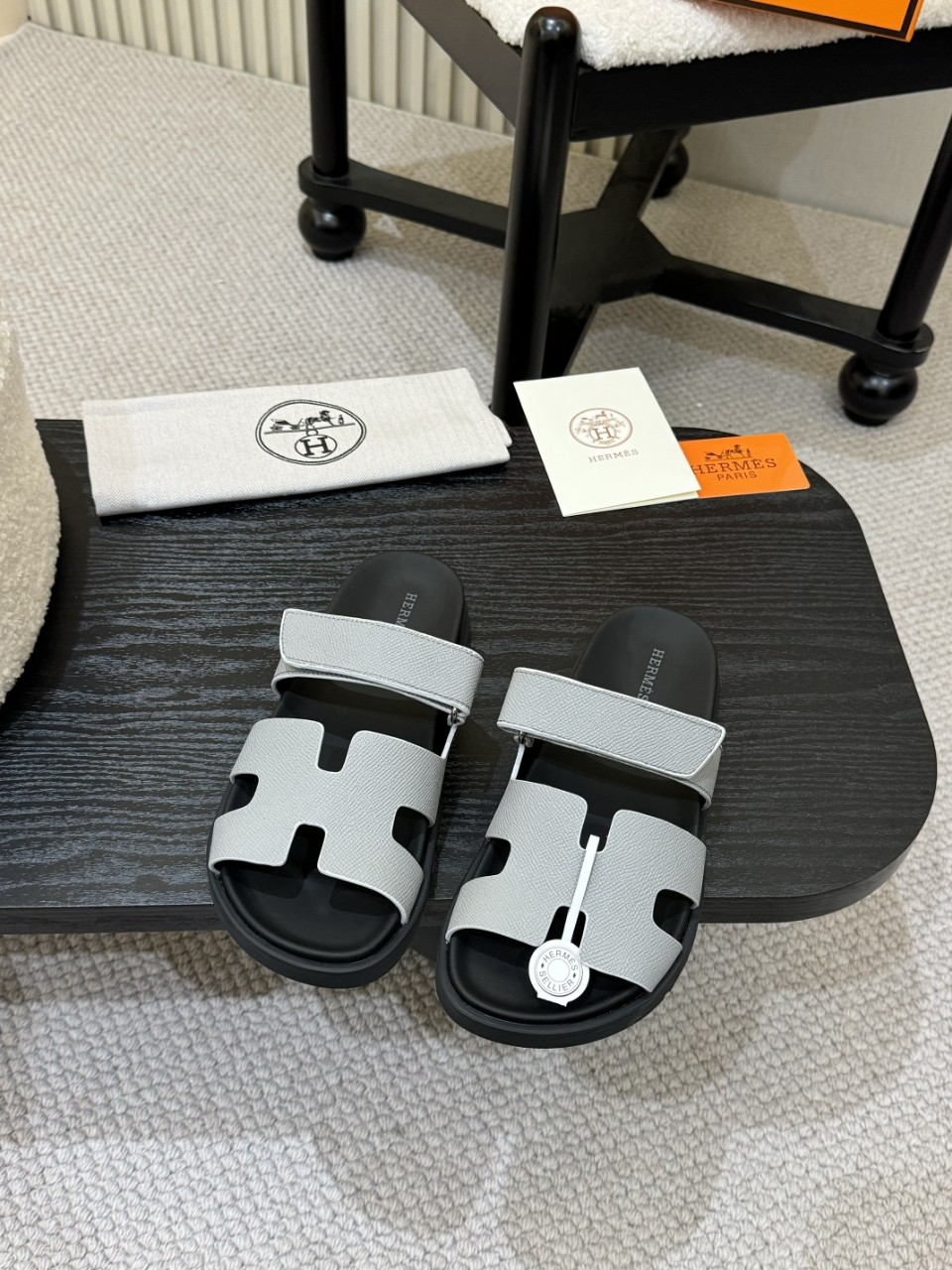 NO:467048,HERMES Chypre Sandals, premium version, popular slippers are on the market. The original counter shoe is carefully crafted, a favorite luxury product by big-name stars, high-quality creates classics, welcome to turn to pictures and sell them!  Size 35-46 (3546 customized without return or exchange), slippers, hermes, hermes, sandals, slippers19860909HERMES爱马仕Chypre凉鞋 高级版本 爆款拖鞋火爆上市.专柜原版鞋开模精心制作,大牌明星最爱的奢侈品,高品质铸就经典,欢迎转图片爆卖！ 码数35-46（3546定做不退换）,拖鞋,hermes,hermes,sandals,slippers,Women's Shoes