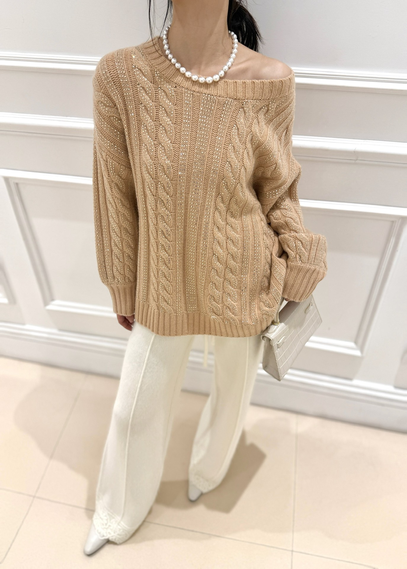 _dkI9sESsWhg8mEGchD0jLIrLX9gXCdMwPfjgI1Q