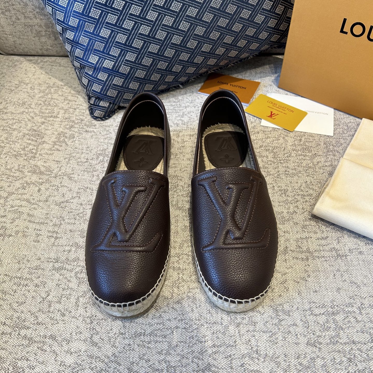 NO:639862,26 years overseas [spring and summer new fisherman shoes] material: calf lychee, cowhide, rubber injection process, hemp rope with rubber outsole. M: 38-46, G,, espadrilles, cowhide1986090926年海外［春夏新款渔夫鞋］材料小牛荔枝,牛皮,注胶工艺,麻绳配橡胶大底.M: 38一46、G,,espadrilles,cowhide,Men's shoes