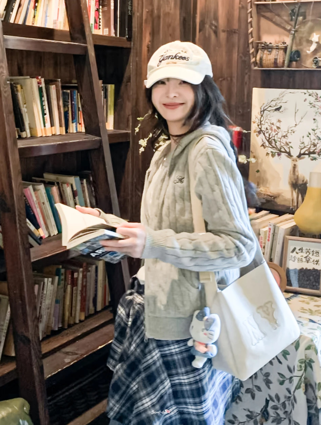 𝐌𝐋𝐁
收到就懂

这款式 不心动算我输 
淘宝同品质至少三位数 
我们的做工不差一丝一毫 
大容量 巨百搭 !!!