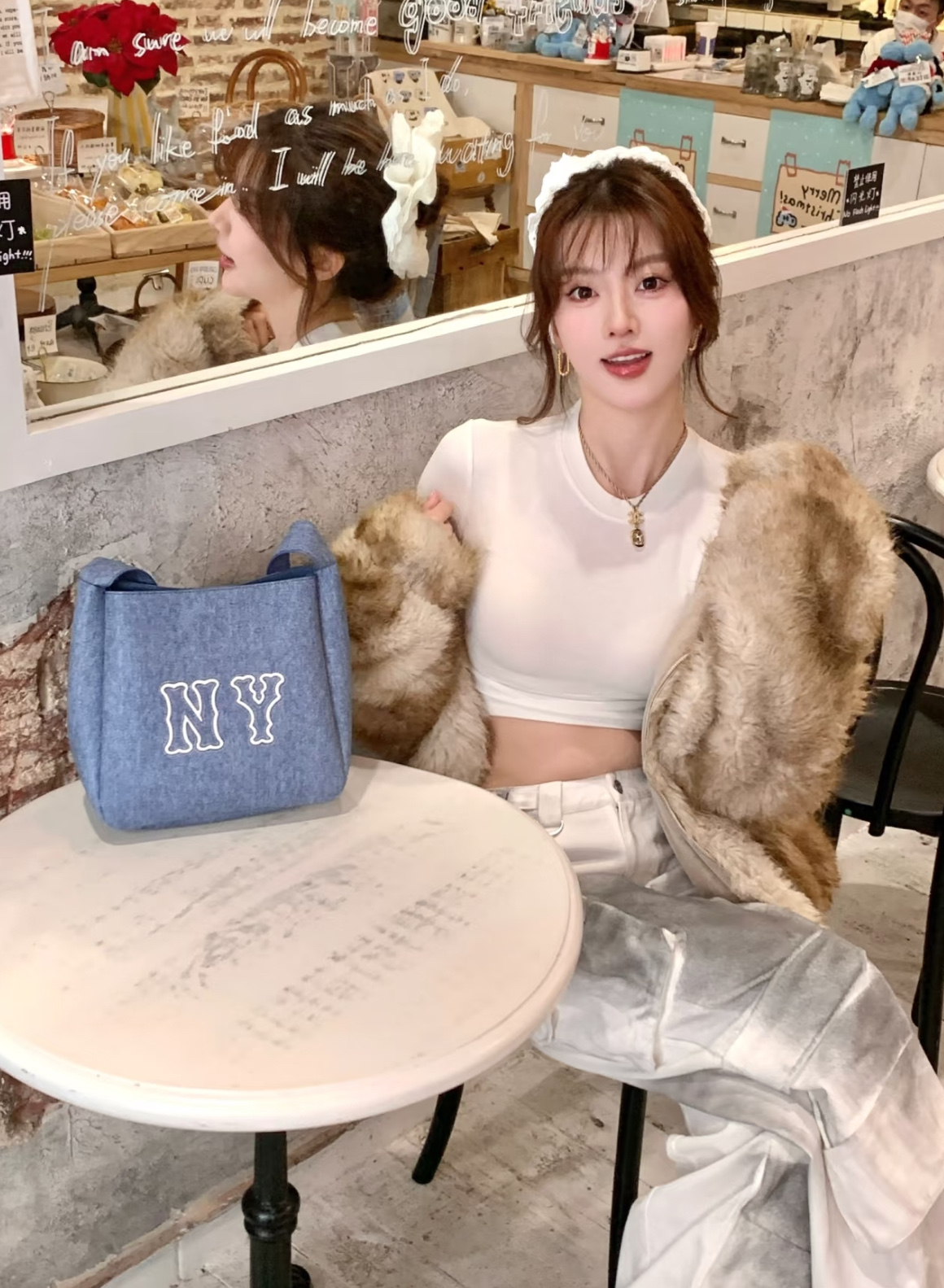 𝐌𝐋𝐁
收到就懂

这款式 不心动算我输 
淘宝同品质至少三位数 
我们的做工不差一丝一毫 
大容量 巨百搭 !!!