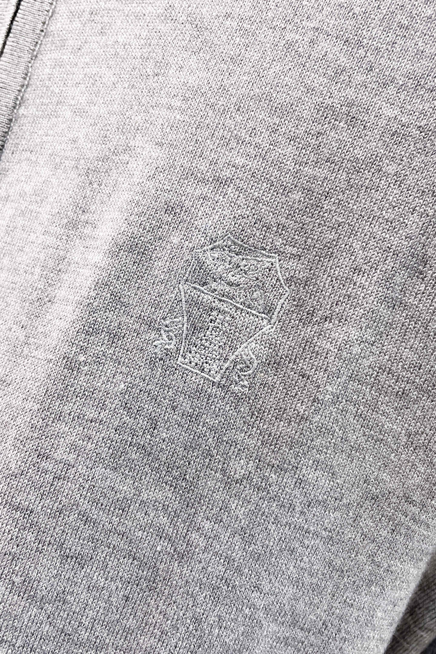 2026毛衣 秋冬最新系列，专柜1:1顶级复刻，全品相！加厚款，时下最流行的老钱风，老板必备单品！懂货的老板赶紧下手， 
