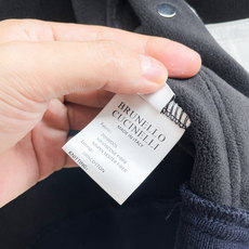 专柜🆕 2026早秋新款休闲套装!专柜同步。细节精致高级,品牌l织带高级感满满。更显年轻活力,定制高端面料,上身挺括有型 专柜🆕 2026早秋新款休闲套装!专柜同步。细节精致高级,品牌l织带高级感满满。更显年轻活力,定制高端面料,上身挺括有型