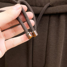专柜🆕 2026早秋新款休闲套装!专柜同步。细节精致高级,品牌l织带高级感满满。更显年轻活力,定制高端面料,上身挺括有型 专柜🆕 2026早秋新款休闲套装!专柜同步。细节精致高级,品牌l织带高级感满满。更显年轻活力,定制高端面料,上身挺括有型