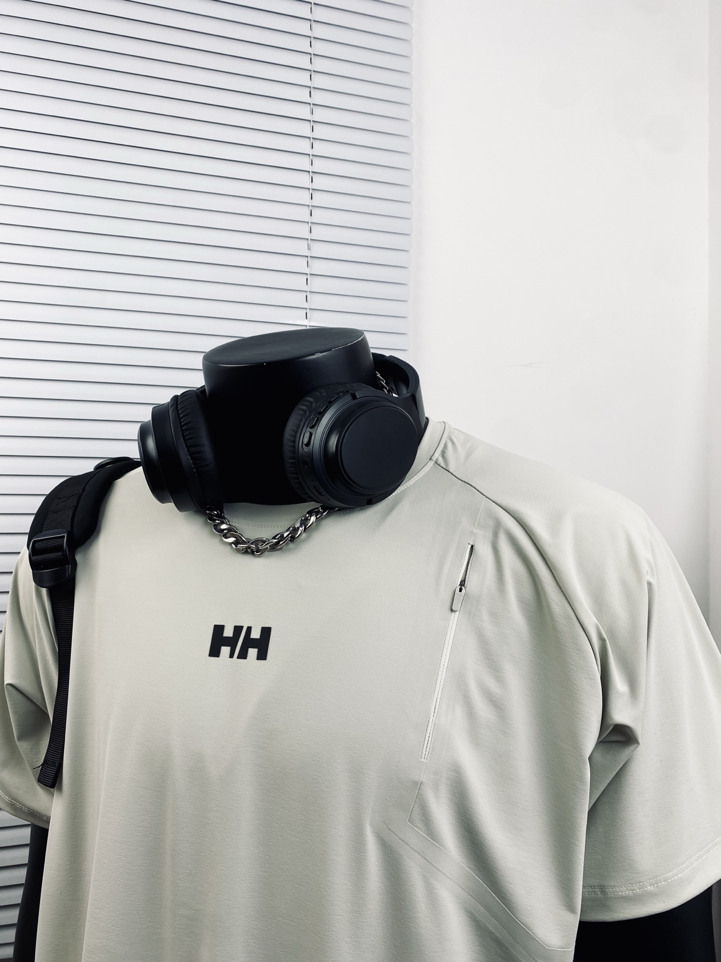 Alternative view of T-Shirt 02700