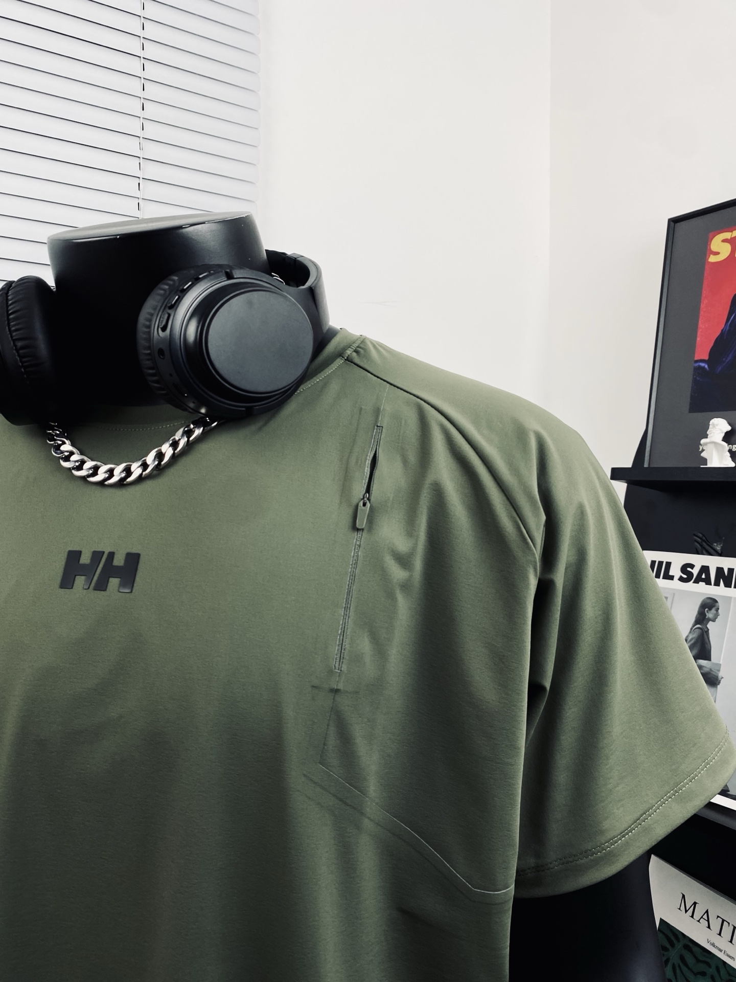 Alternative view of T-Shirt 02698