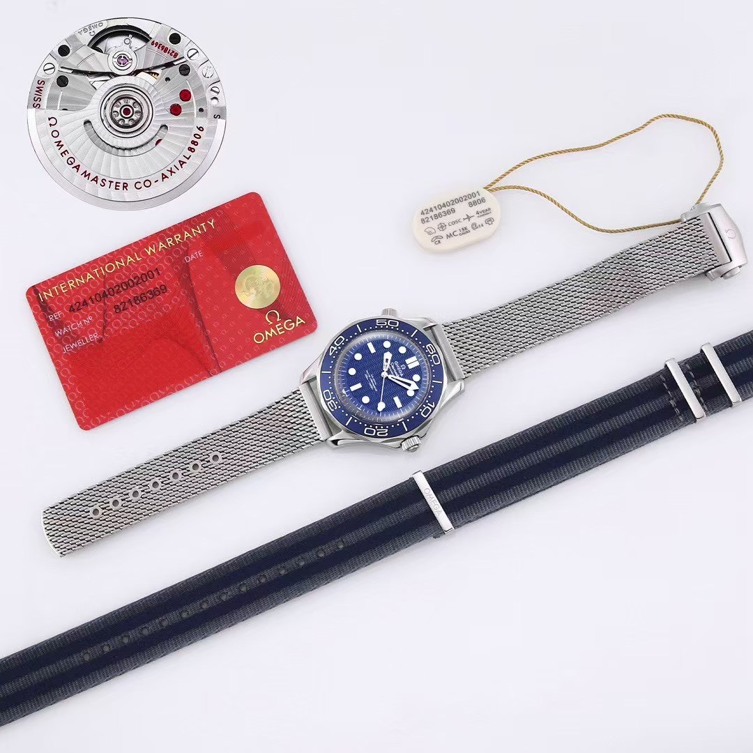 NO:394450,VS Mark Produced by VS Factory [OMEGA Seamaster Series N9.007-Seamaster Diver M] Launches a new Seamaster Rice-free model!  The authentic product of the Haima Series is a aluminum ring with an ice blue luminous effect on the ring. The fine grinding mesh belt is the same as the original one!  Details are in place!  The case is made of 904 stainless steel, polished and shining, sturdy and wear-resistant, not easy to oxidize, and still bright as new after wearing for a long time. Hand-made fine-grained crystal sapphire pot cover glass, shining and scratch-resistant, not ordinary glass coating!  Exclusively customized 8806 dual T movement, the functions are the same as the original version, and the kinetic energy is super long and 72 hours!  More stable!  Get a pair of tape and buckles when placing an order!  Limited-time, the same style as James Bond star, welcome to taste it!  The best luxury recommendation for gifts, please be sure to identify VS exclusive quality, omega19860909VS标 出品 VS Factory【OMEGA 欧米茄 海马系列N9.007-Seamaster Diver M】推出新款海马米无历型号！海马系列 圈口对标正品为铝圈,圈口刻度带冰蓝夜光效果.精磨网带,头粒与原版一致！细节到位！ 表壳采用904精钢材质,抛光闪耀,坚固耐磨、不易氧化,长久佩戴依旧光采如新 手工精磨水晶蓝宝石锅盖玻璃,闪亮耐刮,非普通玻璃镀膜！ 独家定制8806双T机芯,功能与原版一致,超长72小时动能！更稳定！ 下单即送胶带带扣子一副！ 限量发售,詹姆斯邦德明星同款,欢迎品鉴！送礼最佳奢华推荐请认准VS独家品质,,omega,Watch