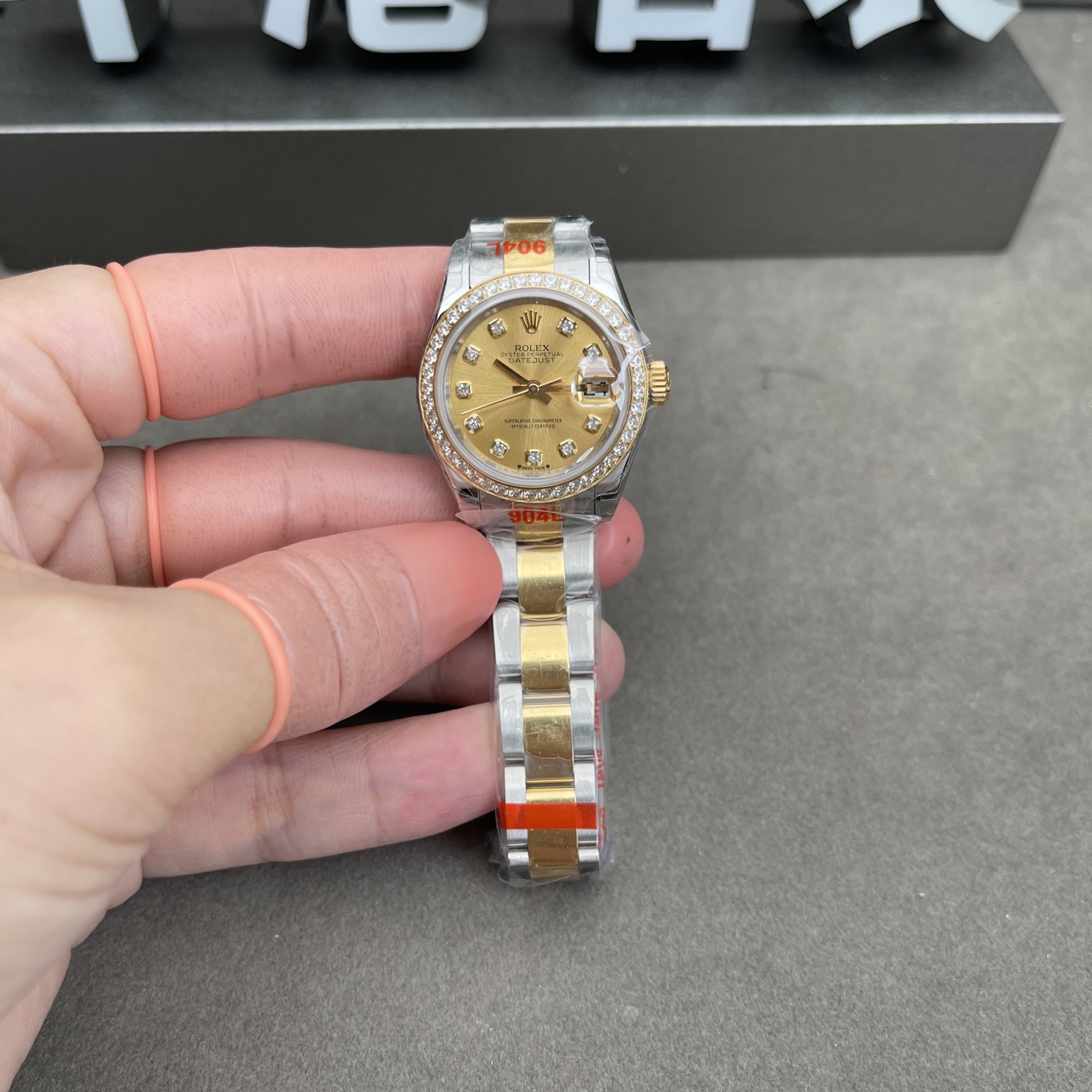 NO:946906,28 logs,1986090928日志,,Watch
