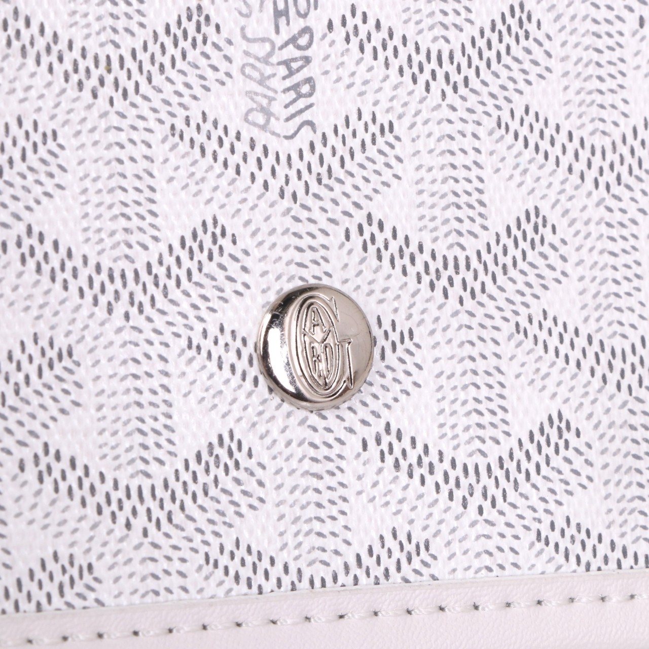 《工厂直销》戈雅：‌信封包，颜色：白色，尺寸20cm*15cm