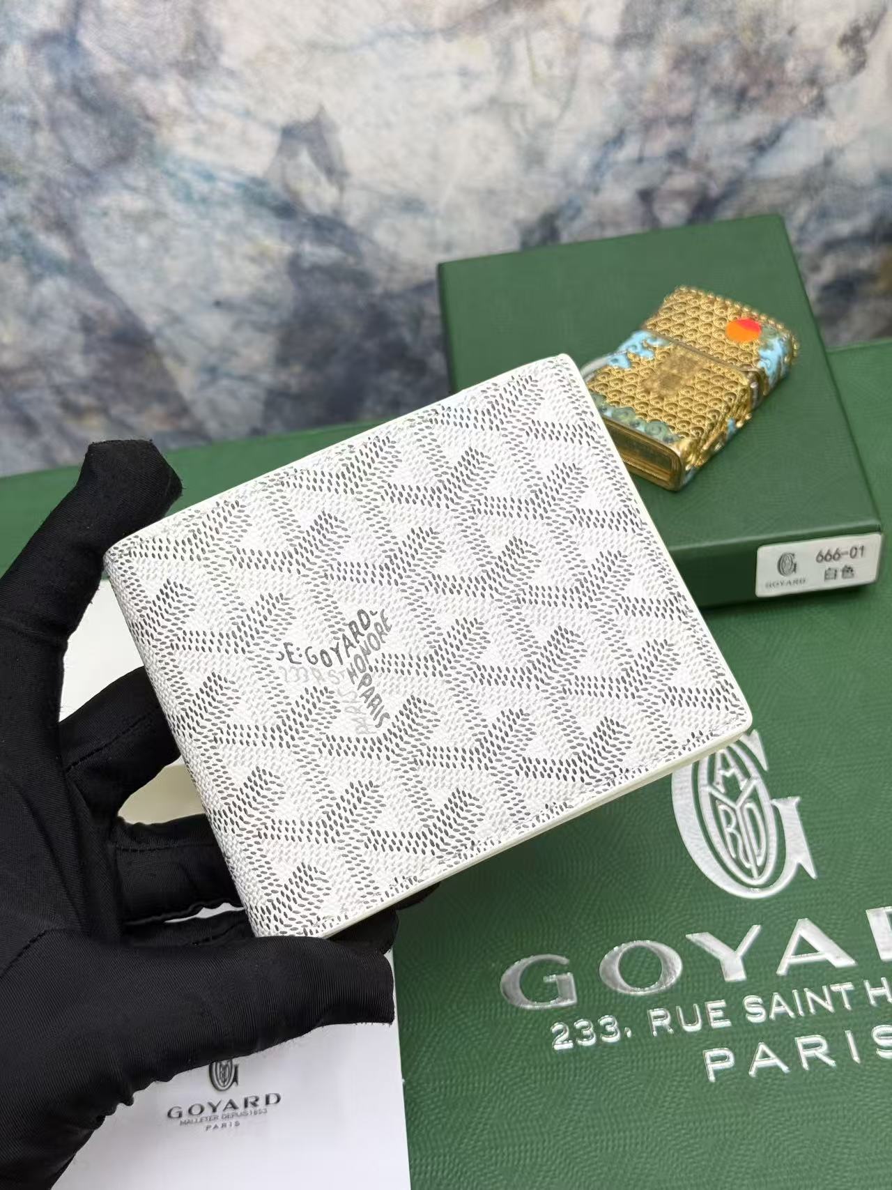Goyard8格卡位钱包，官网1:1顶级材质手工精细，11个颜色现货供应， 质感直接拉到满分里面可放8-10张卡左右， 