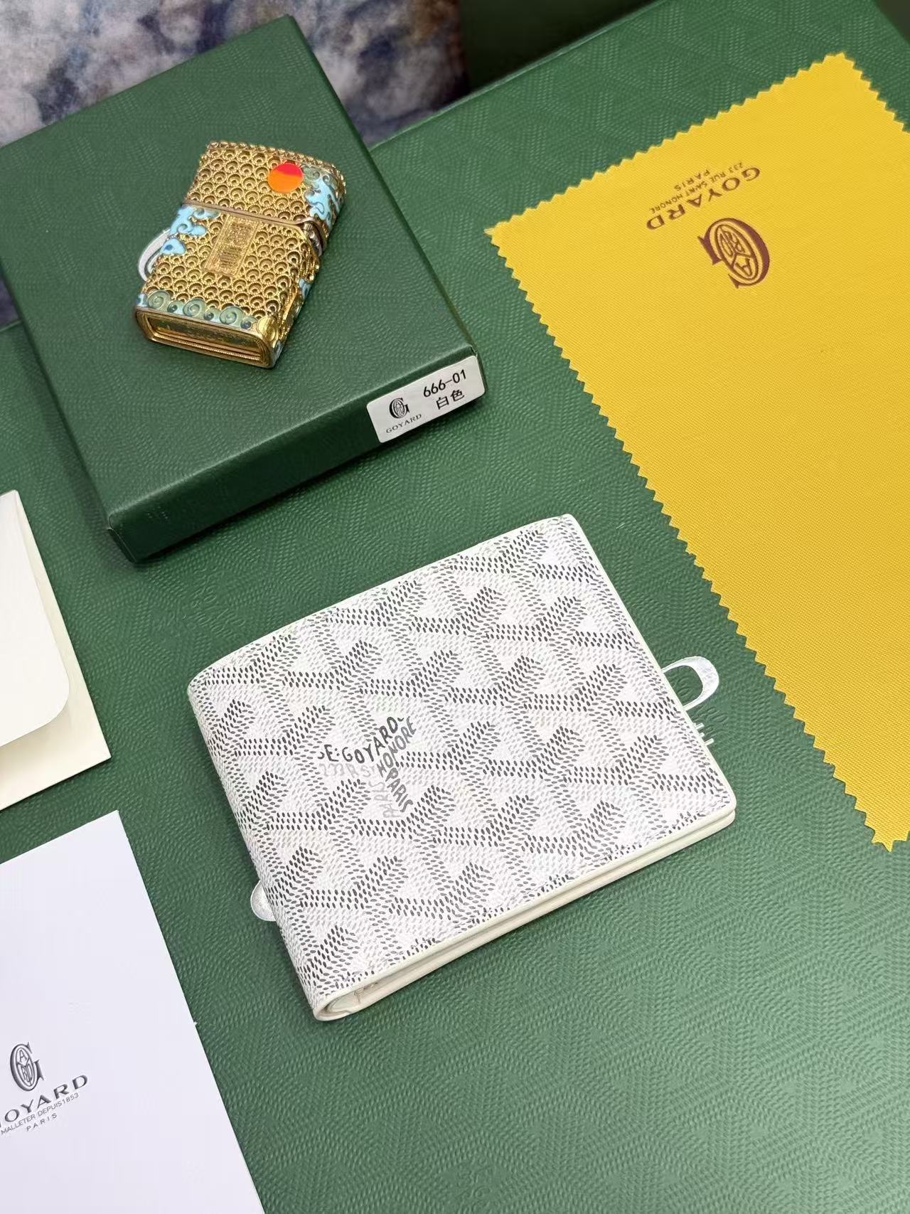 Goyard8格卡位钱包，官网1:1顶级材质手工精细，11个颜色现货供应， 质感直接拉到满分里面可放8-10张卡左右， 