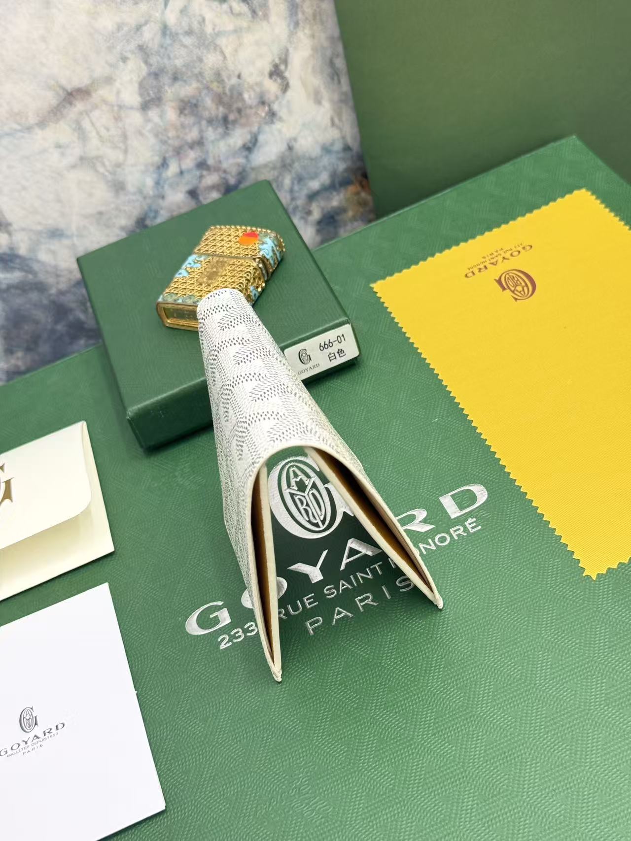 Goyard8格卡位钱包，官网1:1顶级材质手工精细，11个颜色现货供应， 质感直接拉到满分里面可放8-10张卡左右， 