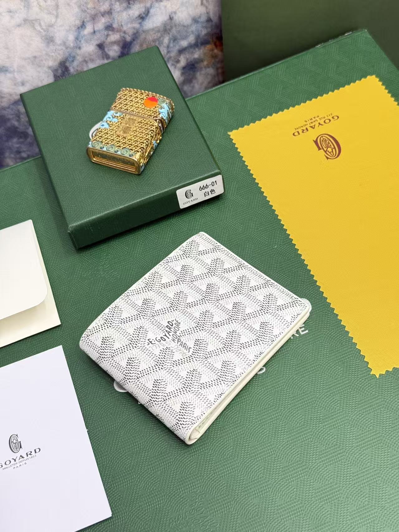 Goyard8格卡位钱包，官网1:1顶级材质手工精细，11个颜色现货供应， 质感直接拉到满分里面可放8-10张卡左右， 
