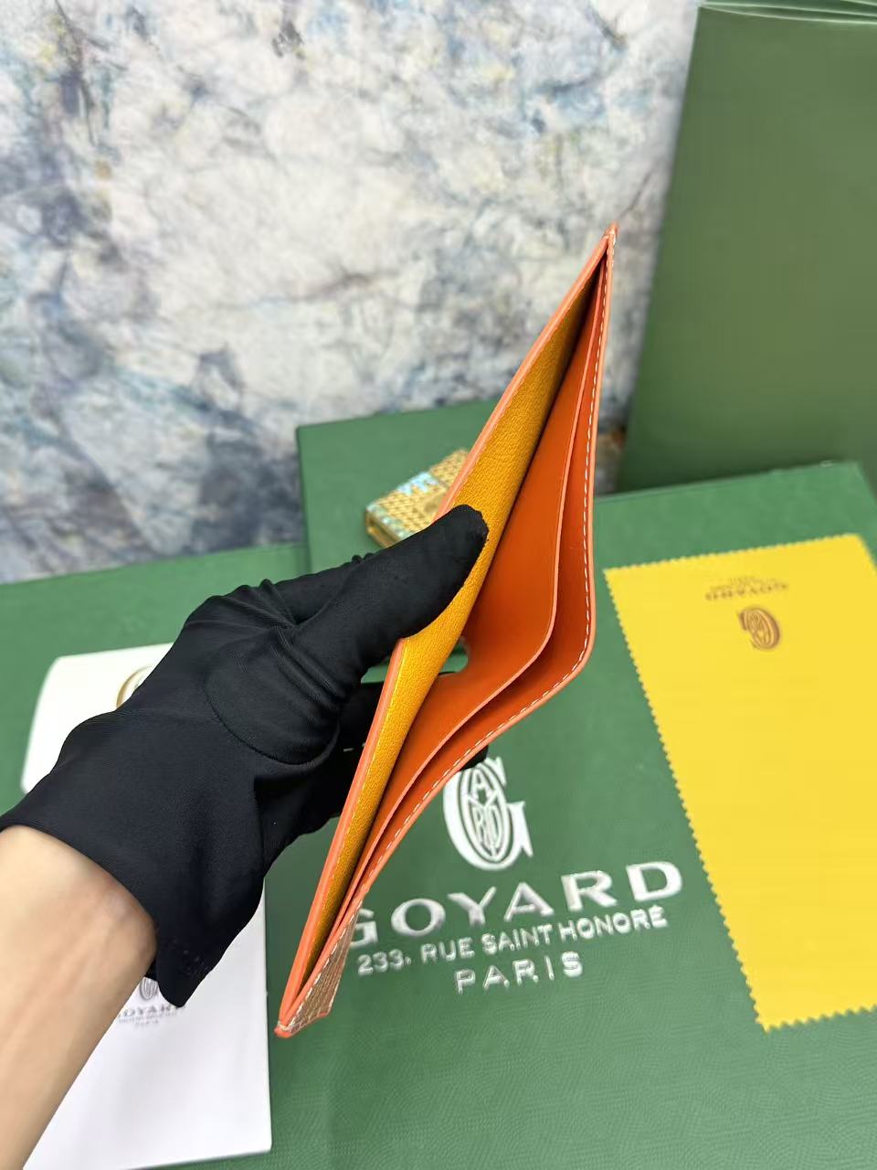Goyard8格卡位钱包，官网1:1顶级材质手工精细，11个颜色现货供应， 质感直接拉到满分里面可放8-10张卡左右， 