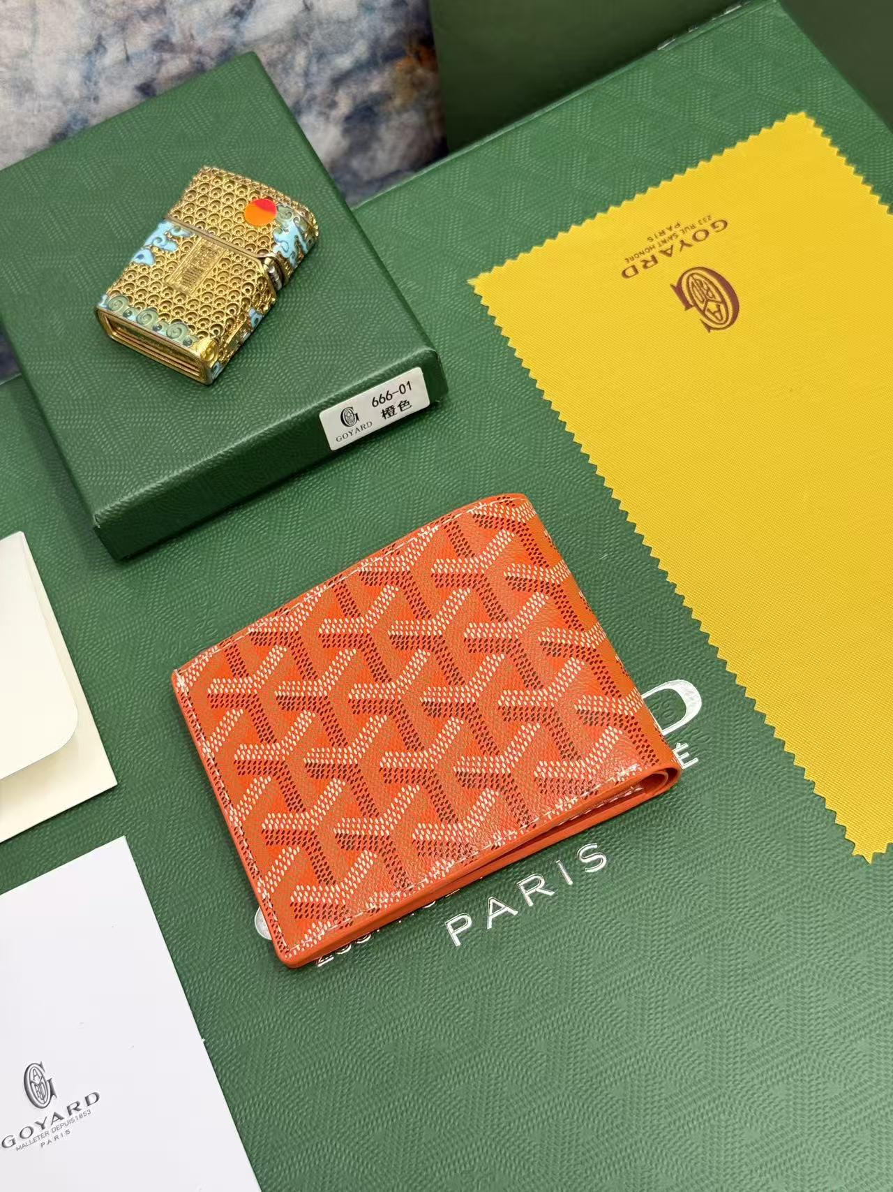 Goyard8格卡位钱包，官网1:1顶级材质手工精细，11个颜色现货供应， 质感直接拉到满分里面可放8-10张卡左右， 