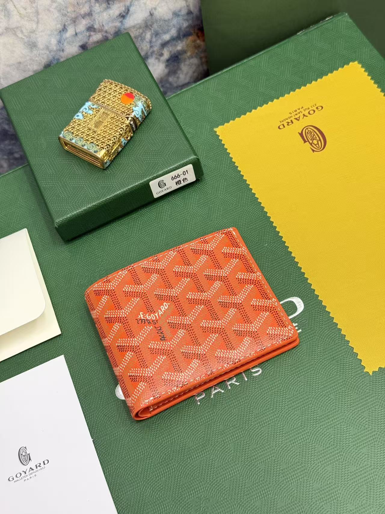 Goyard8格卡位钱包，官网1:1顶级材质手工精细，11个颜色现货供应， 质感直接拉到满分里面可放8-10张卡左右， 