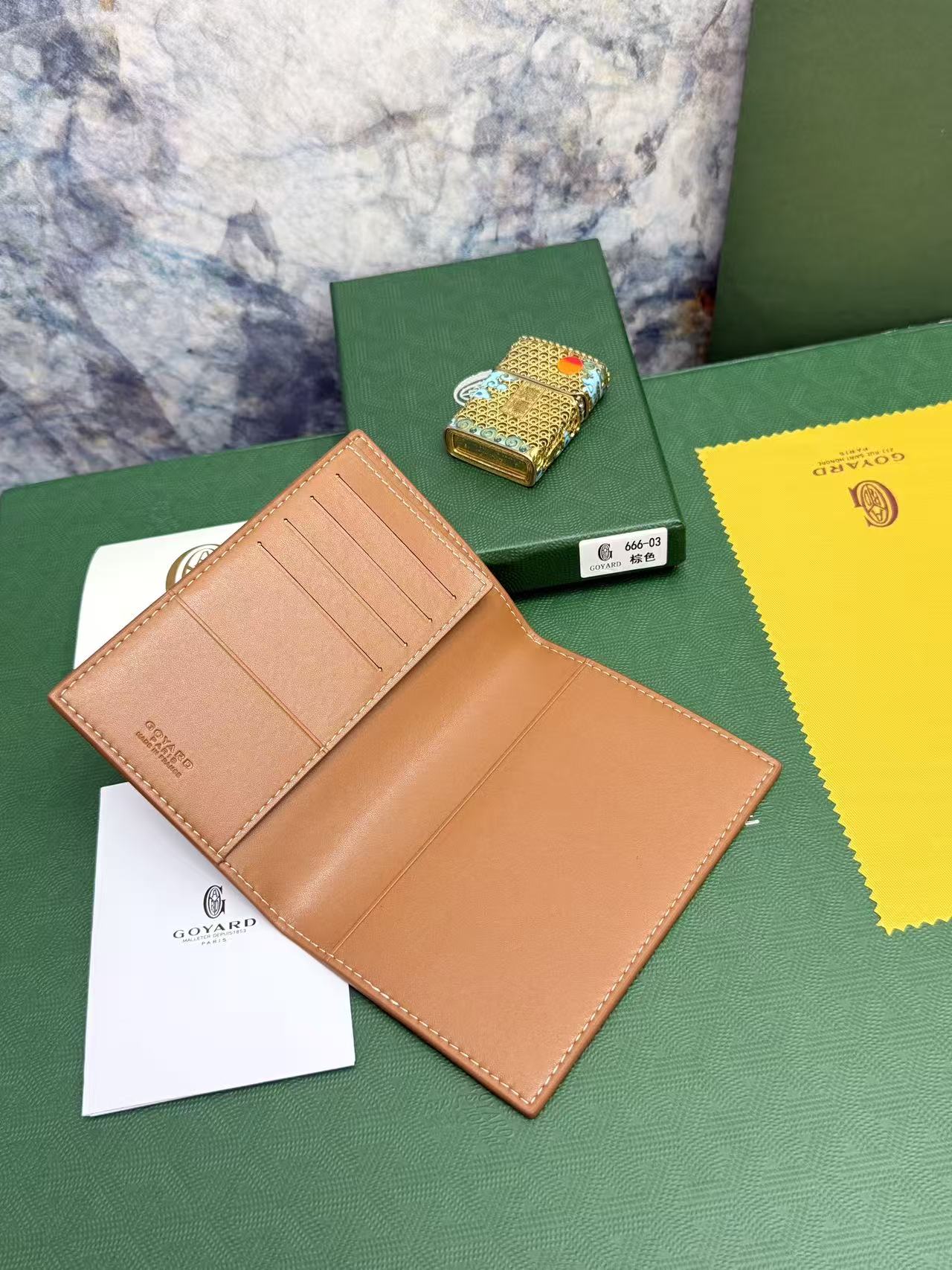 Goyard左边卡位四格护照夹，官网1:1顶级材质手工精细，11个颜色现货供应， 质感直接拉满， 放现金，薄身不站位置，