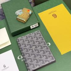 Goyard左边卡位四格护照夹,官网1:1顶级材质手工精细,11个颜色现货供应, 质感直接拉满, 放现金,薄身不站位置, Goyard左边卡位四格护照夹,官网1:1顶级材质手工精细,11个颜色现货供应, 质感直接拉满, 放现金,薄身不站位置,