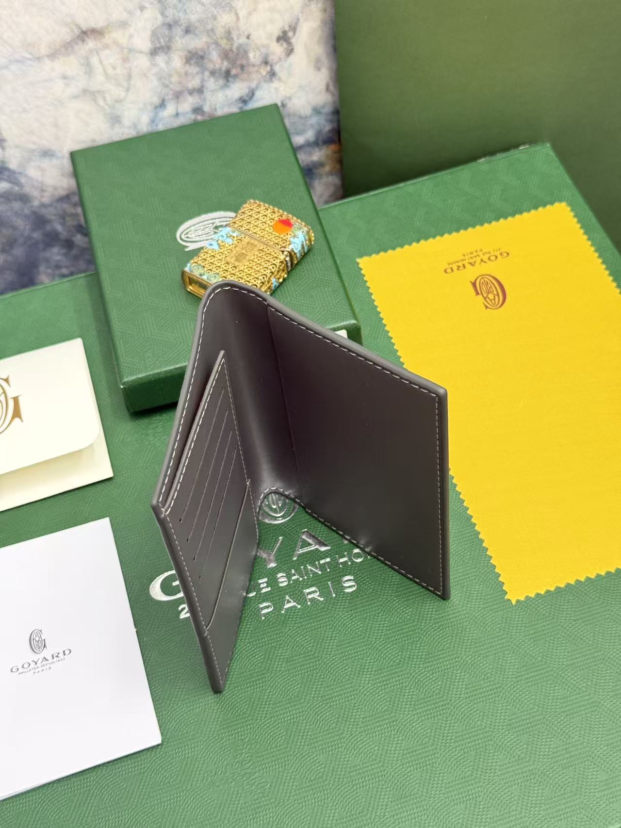 Goyard左边卡位四格护照夹,官网1:1顶级材质手工精细,11个颜色现货供应, 质感直接拉满, 放现金,薄身不站位置, Goyard左边卡位四格护照夹,官网1:1顶级材质手工精细,11个颜色现货供应, 质感直接拉满, 放现金,薄身不站位置,