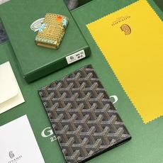 Goyard左边卡位四格护照夹,官网1:1顶级材质手工精细,11个颜色现货供应, 质感直接拉满, 放现金,薄身不站位置, Goyard左边卡位四格护照夹,官网1:1顶级材质手工精细,11个颜色现货供应, 质感直接拉满, 放现金,薄身不站位置,