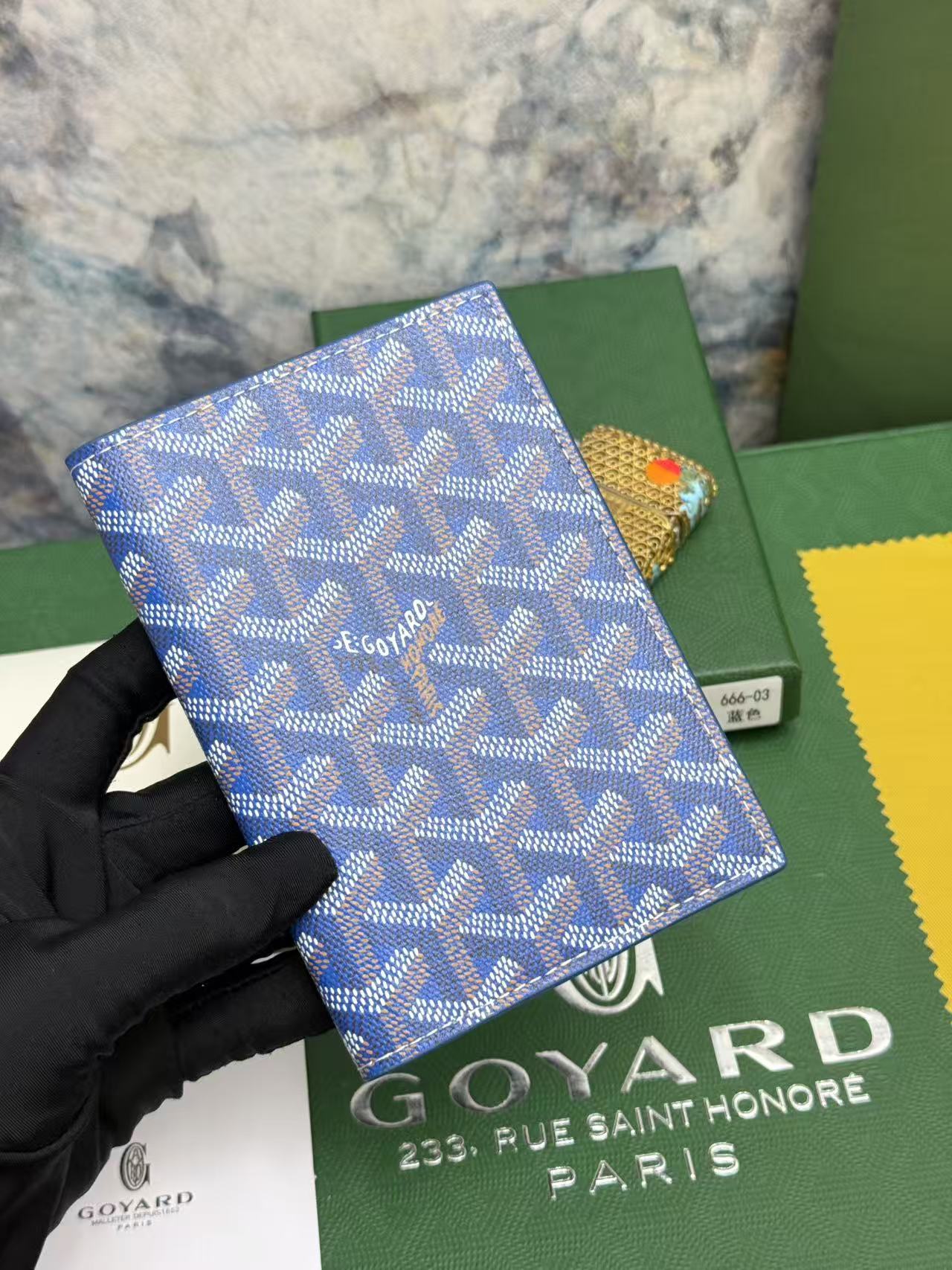 Goyard左边卡位四格护照夹,官网1:1顶级材质手工精细,11个颜色现货供应, 质感直接拉满, 放现金,薄身不站位置, Goyard左边卡位四格护照夹,官网1:1顶级材质手工精细,11个颜色现货供应, 质感直接拉满, 放现金,薄身不站位置,
