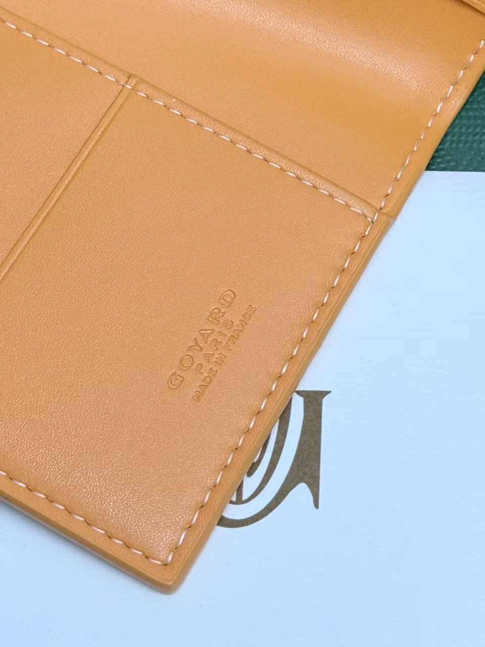 Goyard左边卡位四格护照夹,官网1:1顶级材质手工精细,11个颜色现货供应, 质感直接拉满, 放现金,薄身不站位置, Goyard左边卡位四格护照夹,官网1:1顶级材质手工精细,11个颜色现货供应, 质感直接拉满, 放现金,薄身不站位置,