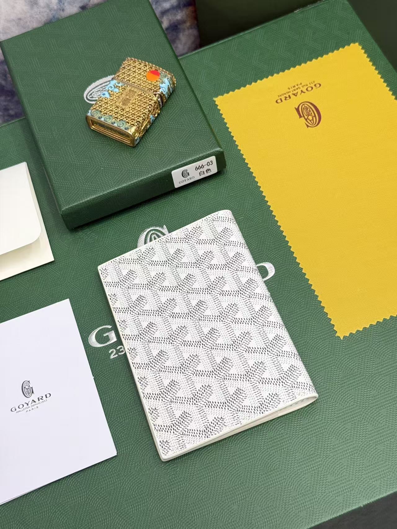 Goyard左边卡位四格护照夹,官网1:1顶级材质手工精细,11个颜色现货供应, 质感直接拉满, 放现金,薄身不站位置, Goyard左边卡位四格护照夹,官网1:1顶级材质手工精细,11个颜色现货供应, 质感直接拉满, 放现金,薄身不站位置,