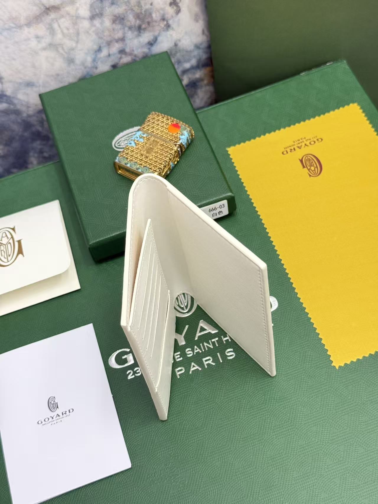 Goyard左边卡位四格护照夹,官网1:1顶级材质手工精细,11个颜色现货供应, 质感直接拉满, 放现金,薄身不站位置, Goyard左边卡位四格护照夹,官网1:1顶级材质手工精细,11个颜色现货供应, 质感直接拉满, 放现金,薄身不站位置,