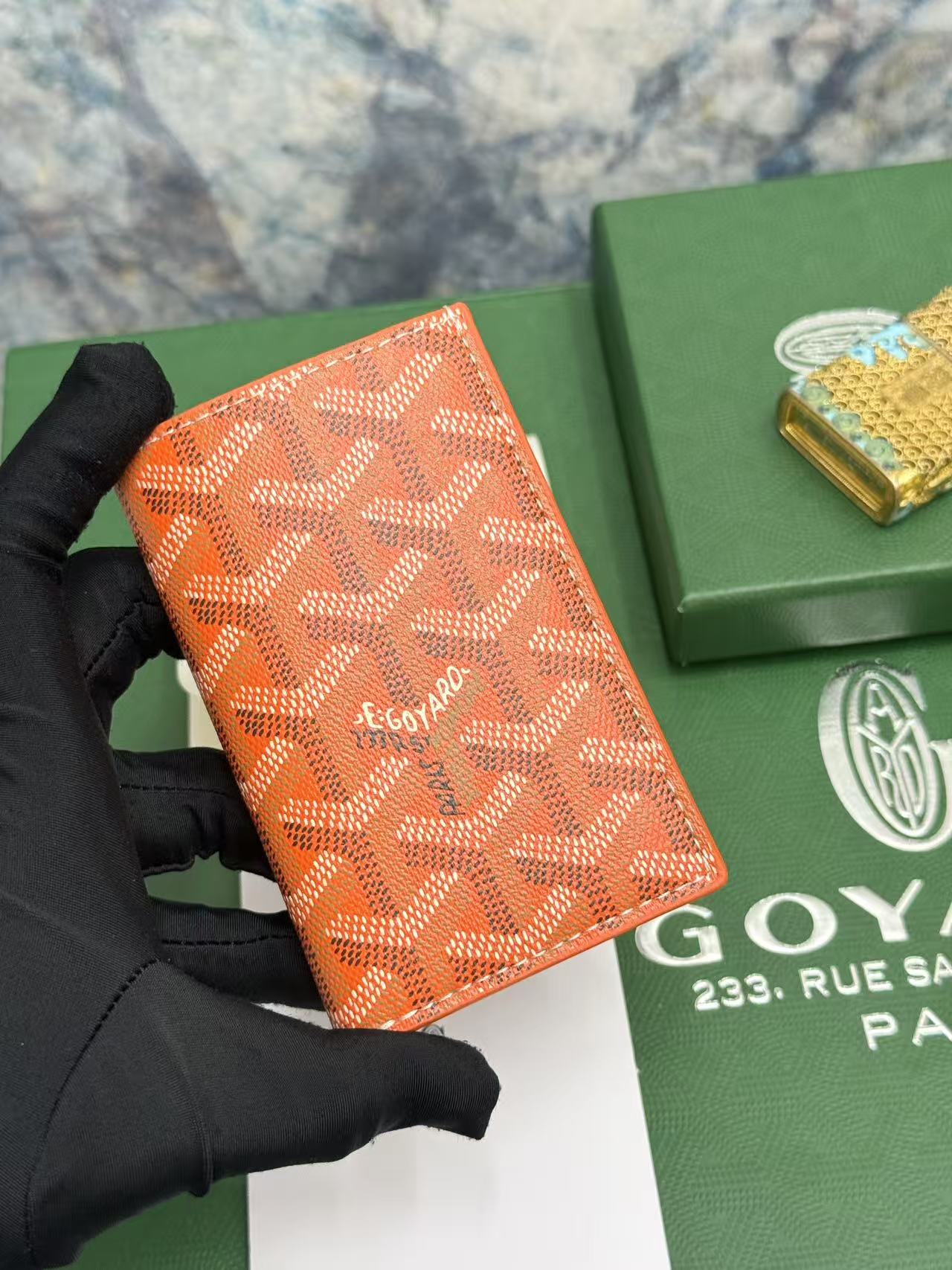 Goyard对折卡包 日常搭配必备单品,官网1:1顶级材质手工精细,11个颜色现货供应, SAINT-PIERRE卡夹的 Goyard对折卡包 日常搭配必备单品,官网1:1顶级材质手工精细,11个颜色现货供应, SAINT-PIERRE卡夹的