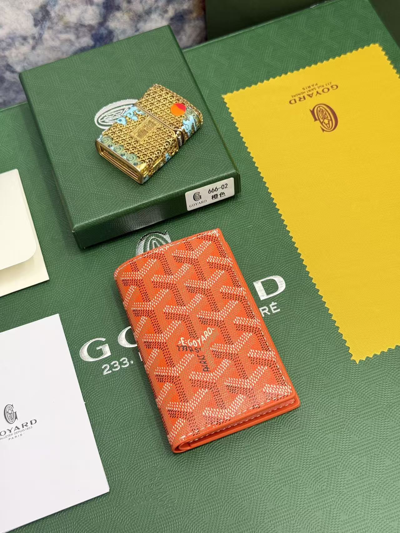 Goyard对折卡包 日常搭配必备单品,官网1:1顶级材质手工精细,11个颜色现货供应, SAINT-PIERRE卡夹的 Goyard对折卡包 日常搭配必备单品,官网1:1顶级材质手工精细,11个颜色现货供应, SAINT-PIERRE卡夹的