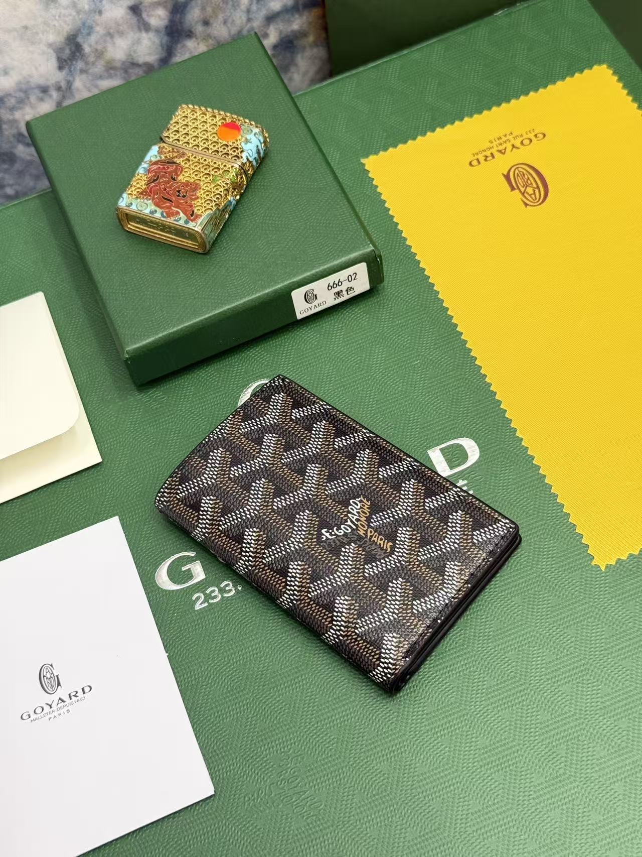 Goyard对折卡包 日常搭配必备单品,官网1:1顶级材质手工精细,11个颜色现货供应, SAINT-PIERRE卡夹的 Goyard对折卡包 日常搭配必备单品,官网1:1顶级材质手工精细,11个颜色现货供应, SAINT-PIERRE卡夹的